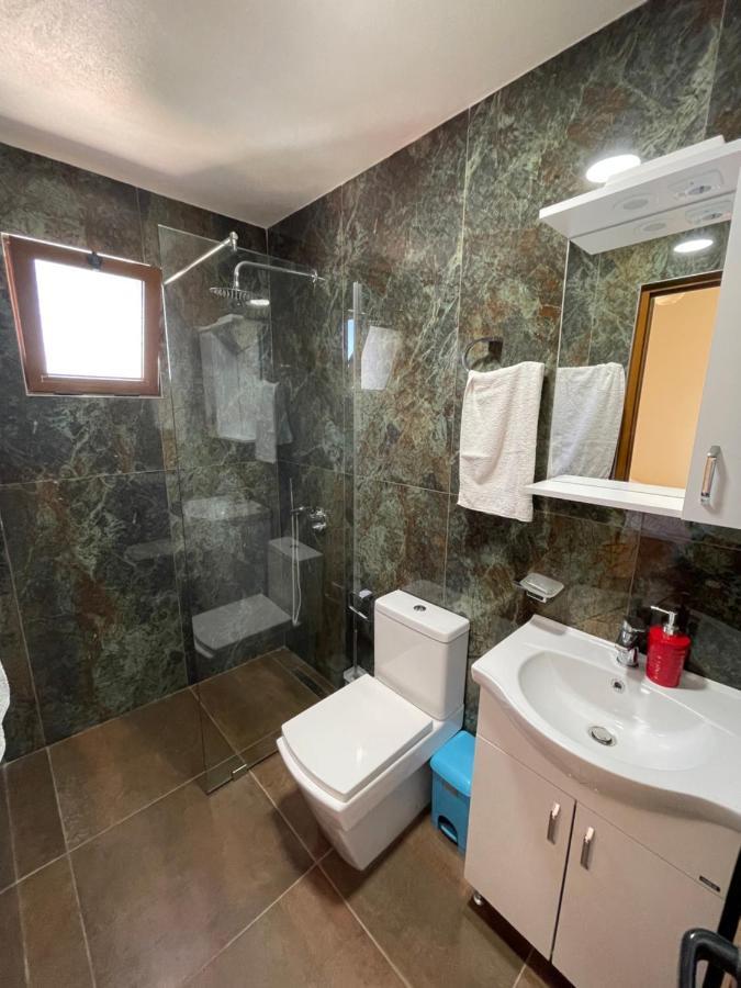 Marea Hotel Ksamil Bagian luar foto