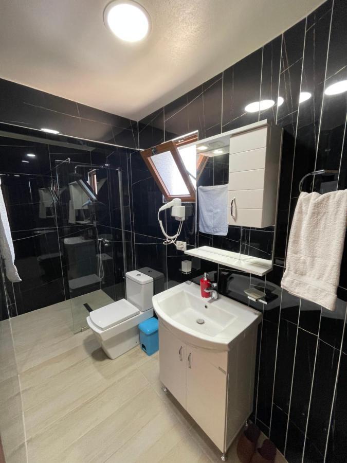 Marea Hotel Ksamil Bagian luar foto